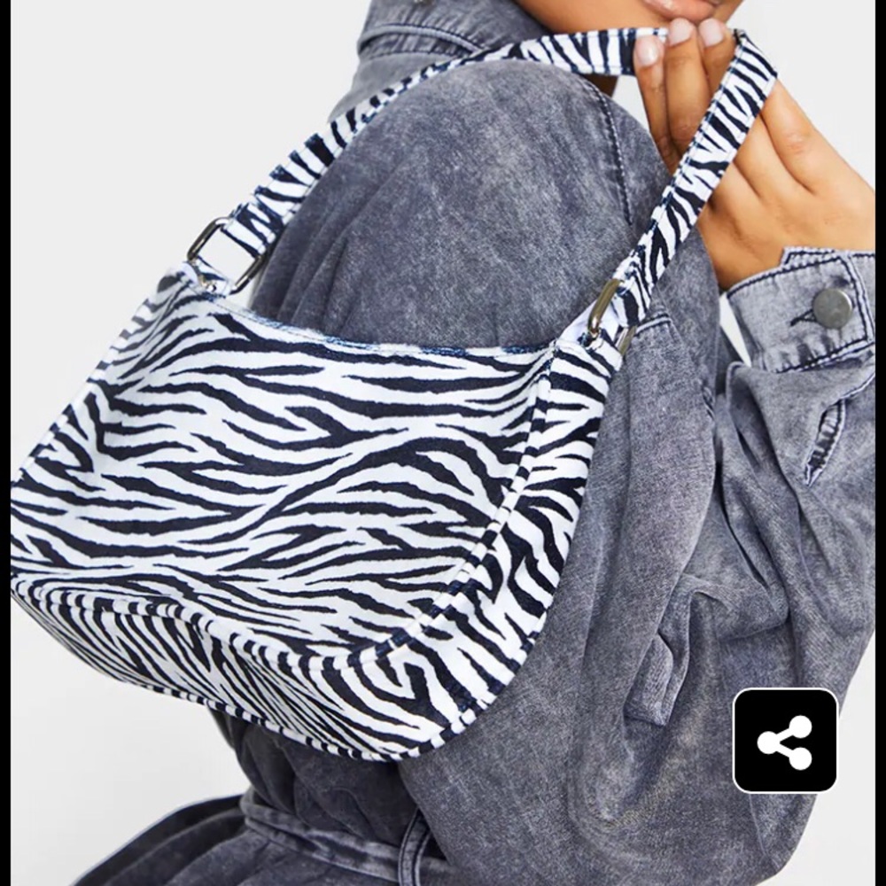YesStyle | Zebra Print Shoulder Bag Black/White